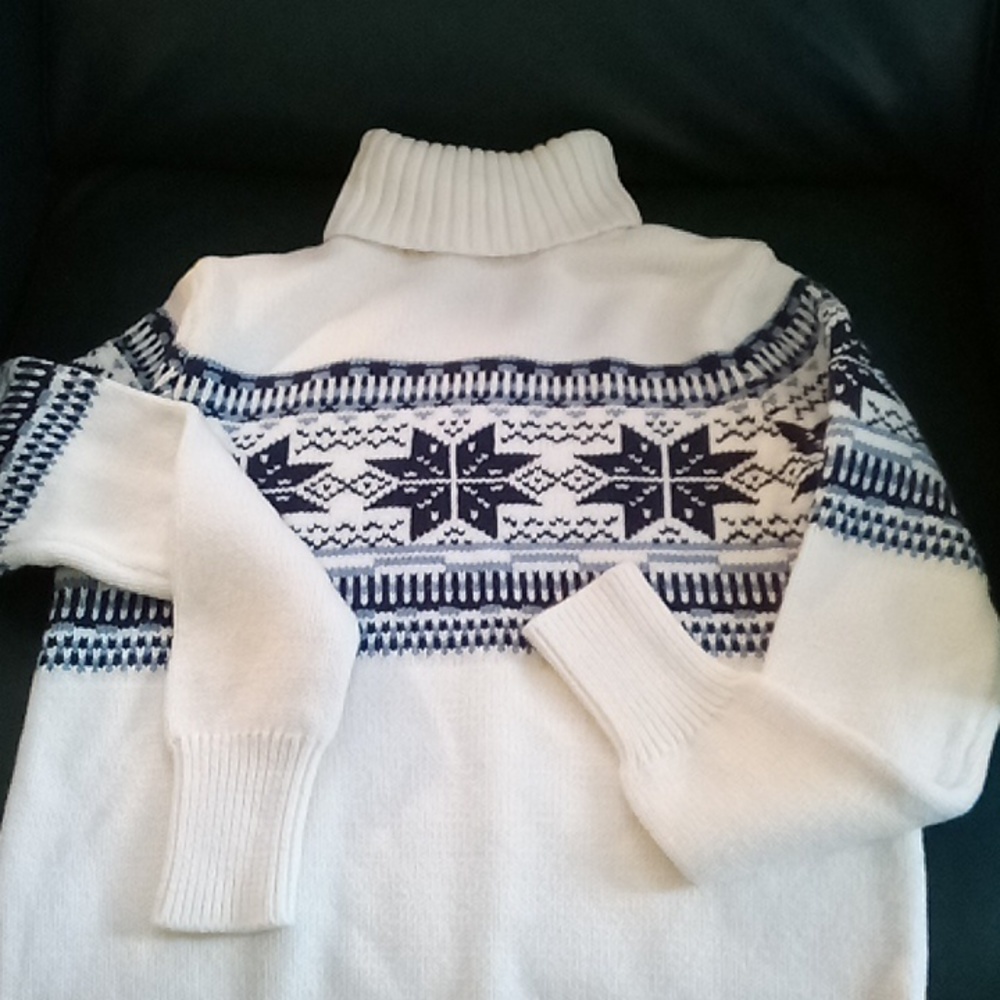 Sweater - Picture 1 of 2